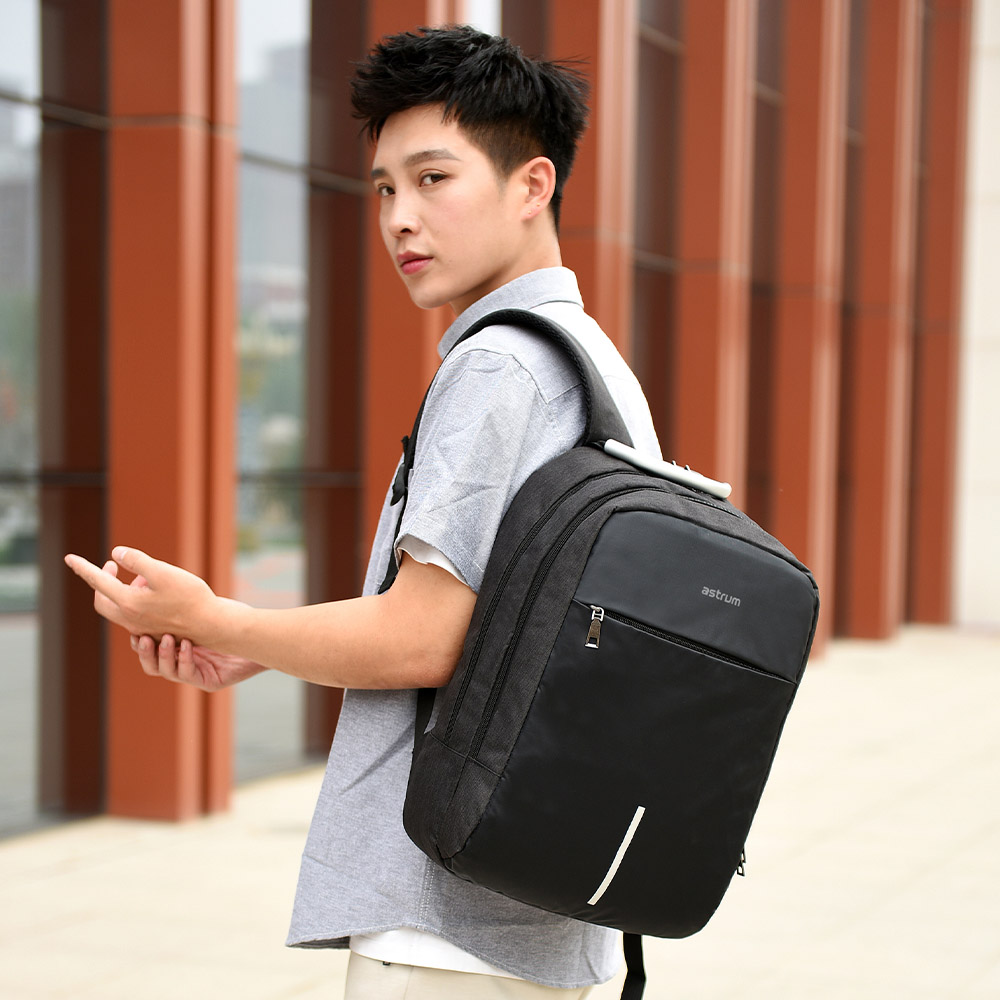 ASTRUM LB220 BACKPACK OXFORD 300D 15″ BLACK/BLACK